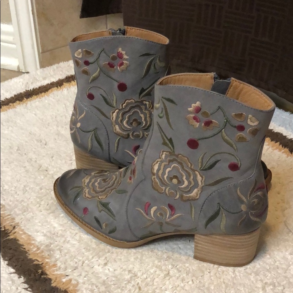 Sofft Brand Ankle Bootie
